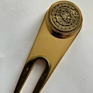 Golf-Divot Tool w/Removable ball marker